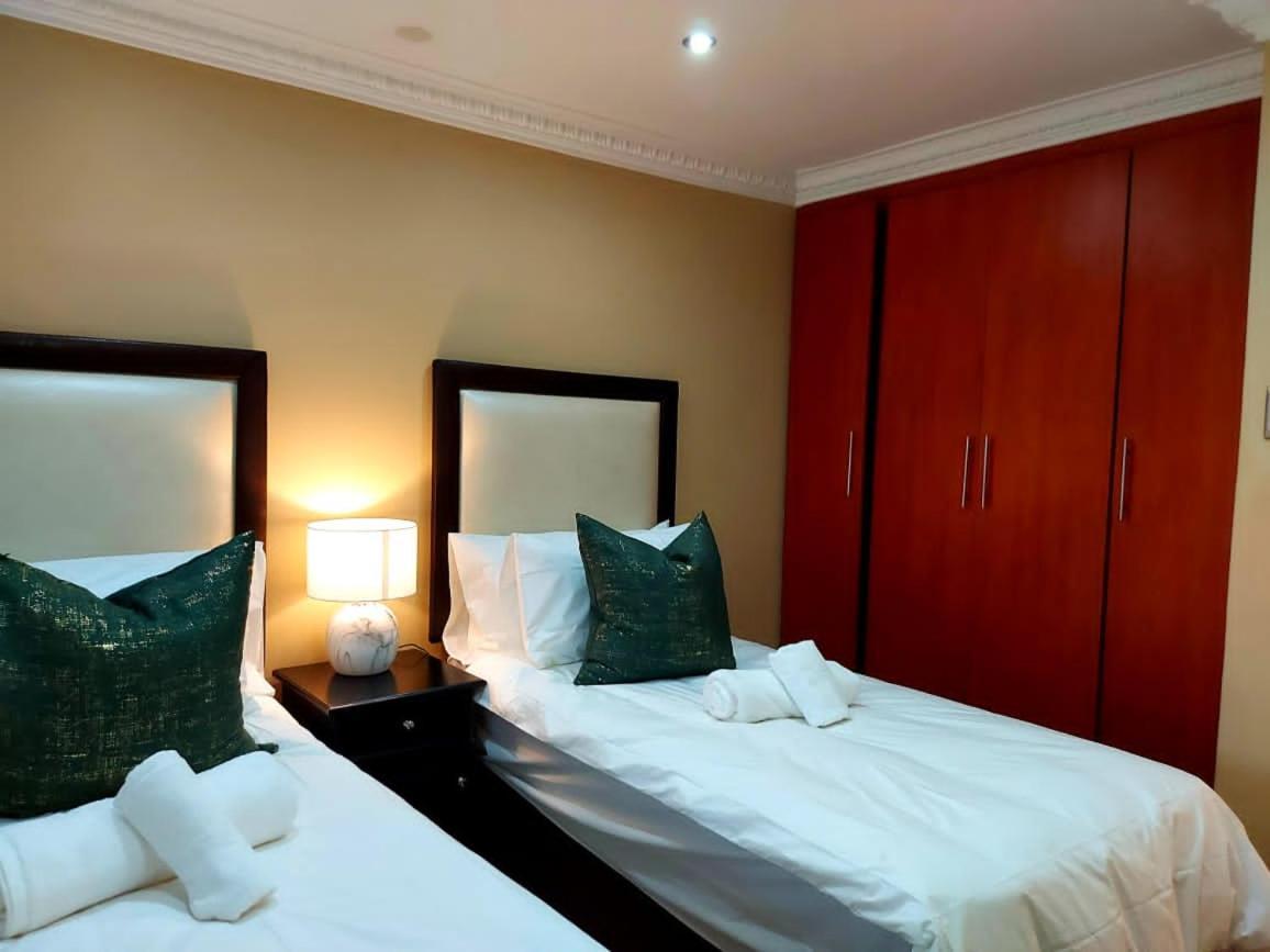 Ocean Sunrise At The Sails - Durban Point Waterfront Apartment Exterior photo