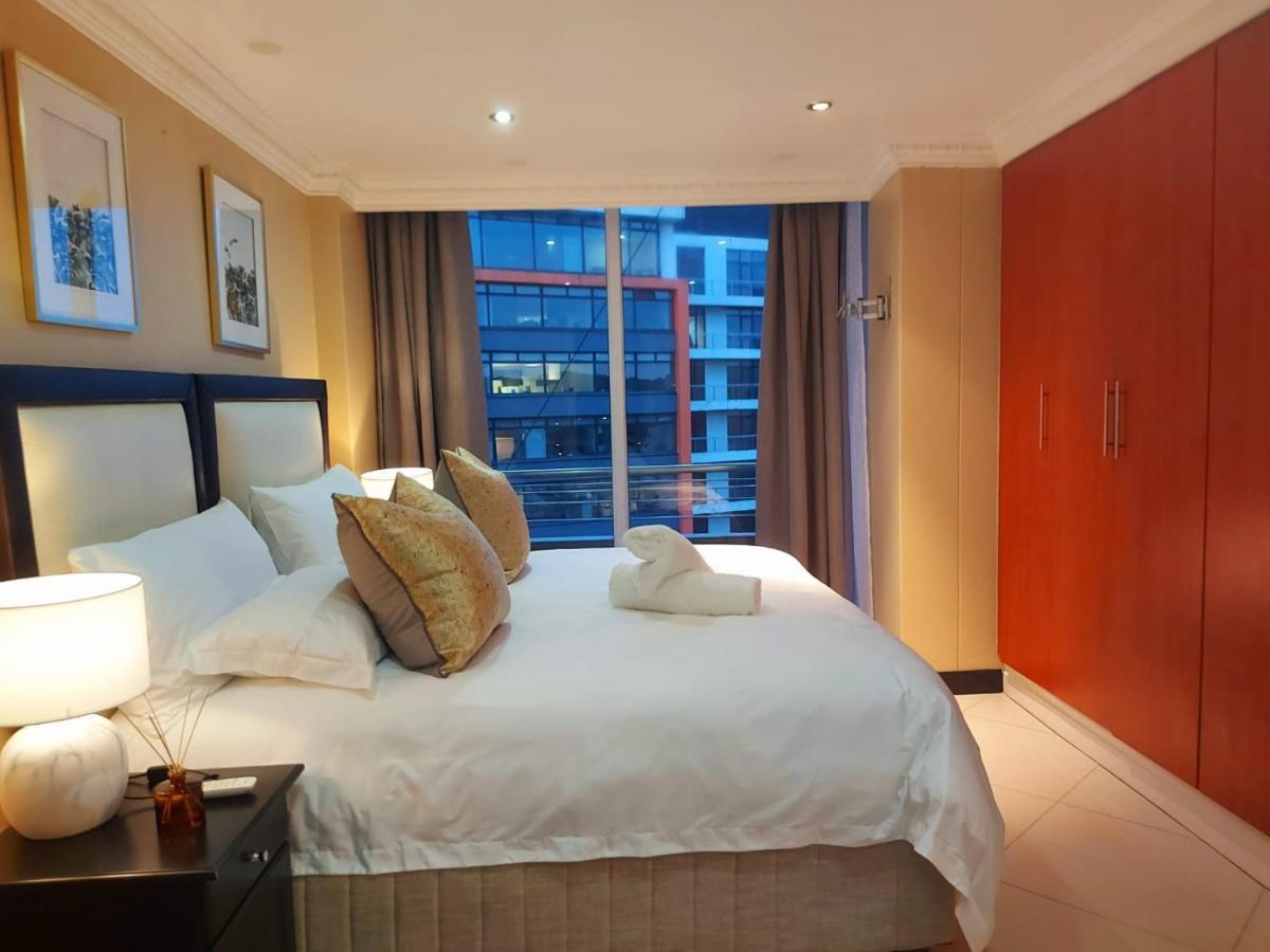 Ocean Sunrise At The Sails - Durban Point Waterfront Apartment Exterior photo